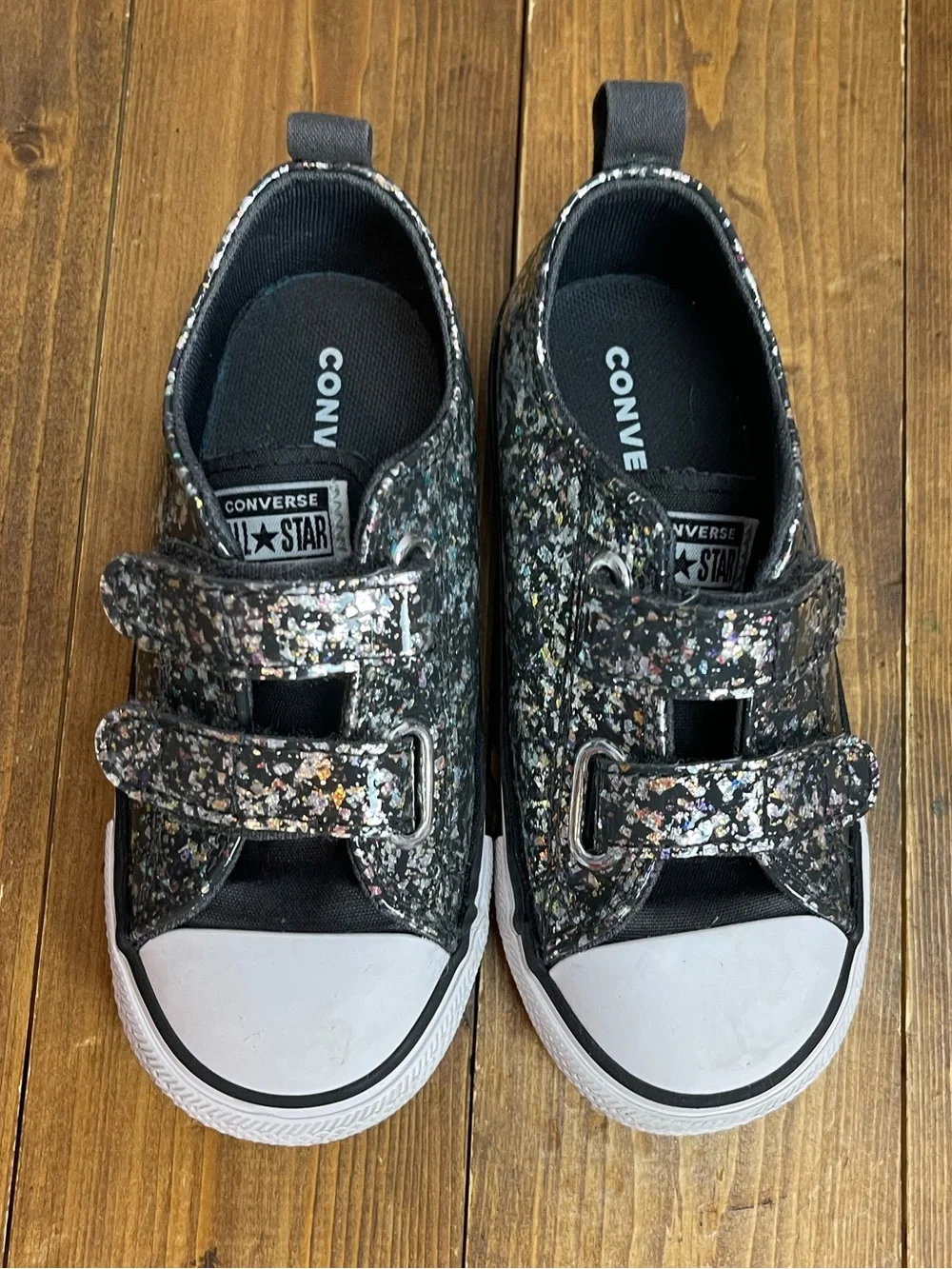 Converse toddler size 9 black with foil glitter low top sneakers